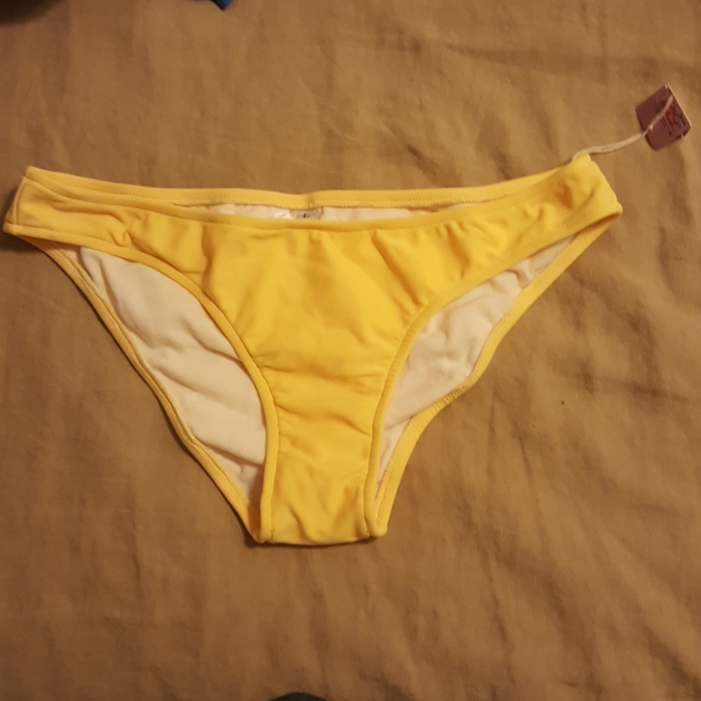 Bikini bottoms size L